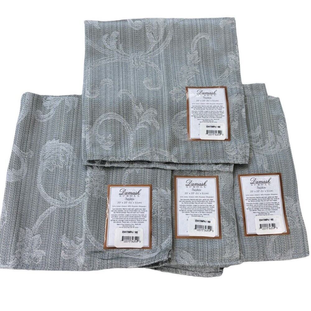 4 Lovely New with tags Damask Scroll Napkins 20x20